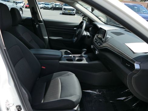 Used 2025 Nissan Altima 2.5 SV image 28