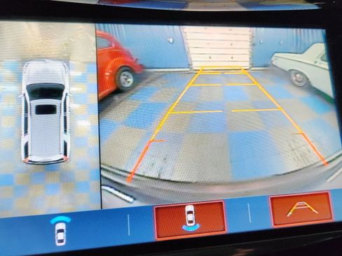 Used 2020 Cadillac Escalade Luxury image 40