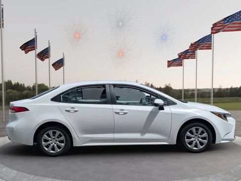 Used 2021 Toyota Corolla LE FWD image 4
