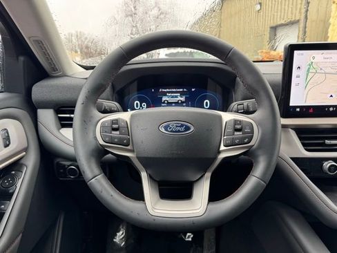 Certified 2025 Ford Explorer Active AWD/4WD image 30