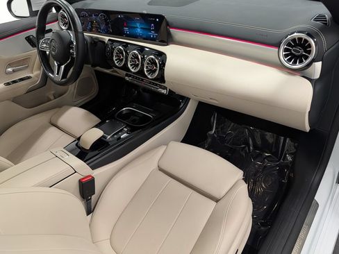 Used 2023 Mercedes-Benz CLA 250 4MATIC image 29
