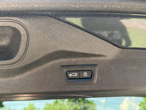 Used 2021 BMW X7 M50i AWD/4WD image 12