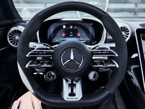 Used 2022 Mercedes-Benz SL 63 AMG 4MATIC w/ AMG Aerodynamic Package image 49