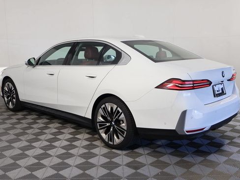 Used 2025 BMW 530i w/ Premium Package RWD image 5