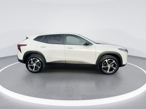 Used 2024 Chevrolet Trax RS w/ Driver Confidence Package image 9