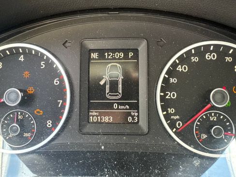 Used 2011 Volkswagen Tiguan 2WD image 13