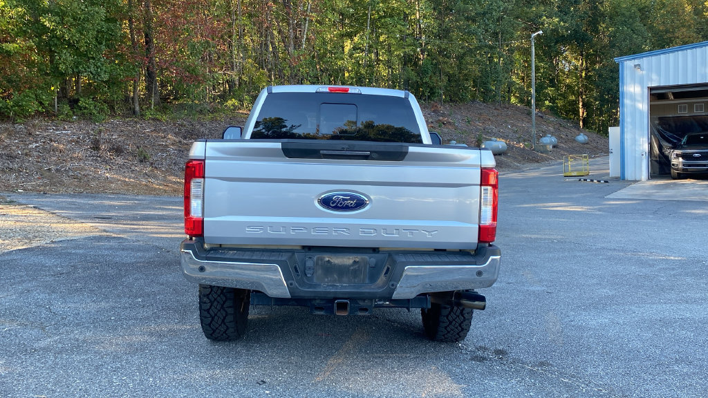 Used 2017 Ford F250 Lariat w/ Lariat Ultimate Package AWD/4WD image 6