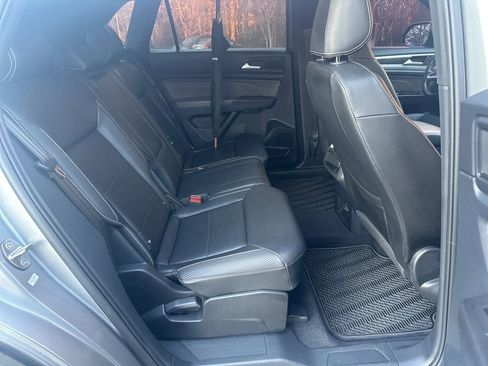 Used 2023 Volkswagen Atlas Cross Sport SEL R-Line image 10