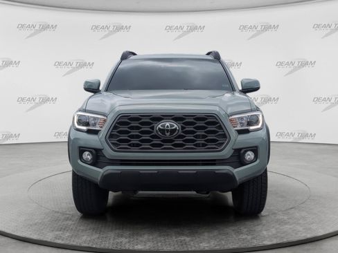 Used 2022 Toyota Tacoma TRD Off-Road AWD/4WD image 2