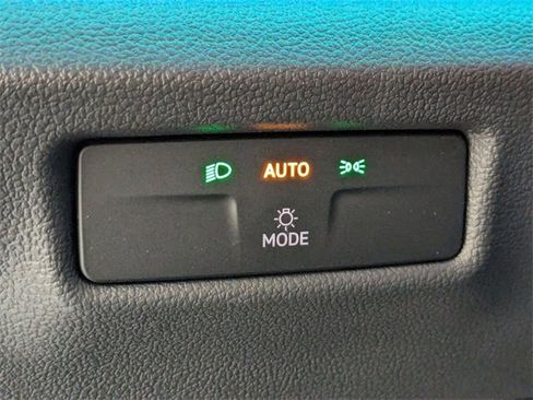 Used 2026 Volkswagen Tiguan SE R-Line image 16