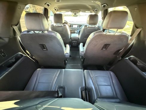 Used 2022 Buick Enclave Premium image 12