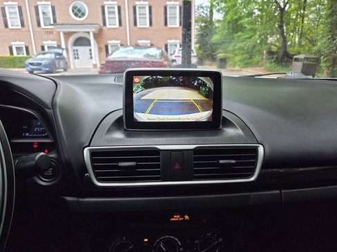 Used 2016 MAZDA MAZDA3 i Sport w/ Preferred Equipment Package FWD image 25