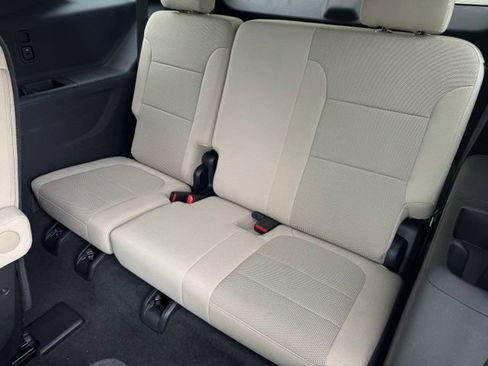Certified 2023 Chevrolet Traverse LT AWD/4WD image 9