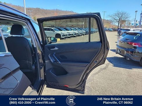 Used 2018 Volkswagen Tiguan SE w/ Panoramic Sunroof Package AWD/4WD image 44