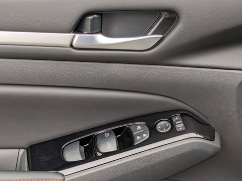 New 2025 Nissan Altima 2.5 SR w/ SR Premium Package image 12