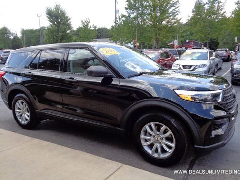 Used 2021 Ford Explorer 4WD image 2