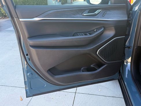 New 2026 Jeep Grand Cherokee L Limited w/ Limited Altitude Package image 27