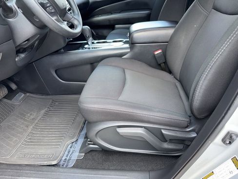 Used 2020 Nissan Pathfinder S FWD image 12