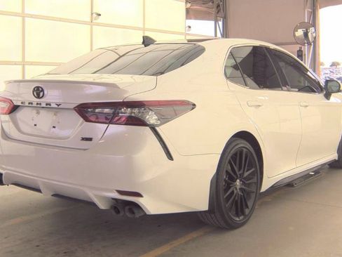 Used 2022 Toyota Camry XSE FWD image 3