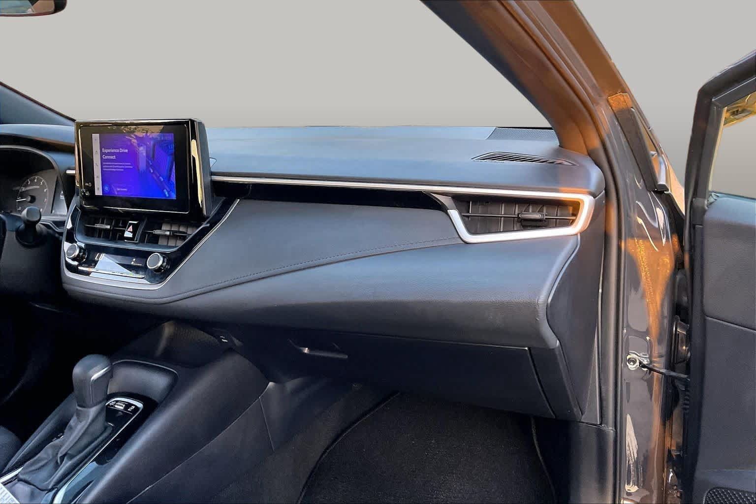 Used 2025 Toyota Corolla SE FWD image 18