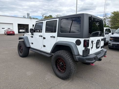 Used 2015 Jeep Wrangler Unlimited Rubicon AWD/4WD image 3