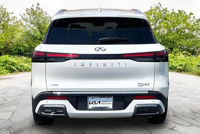 Used 2025 INFINITI QX60 Sensory w/ Cargo Package AWD/4WD image 4