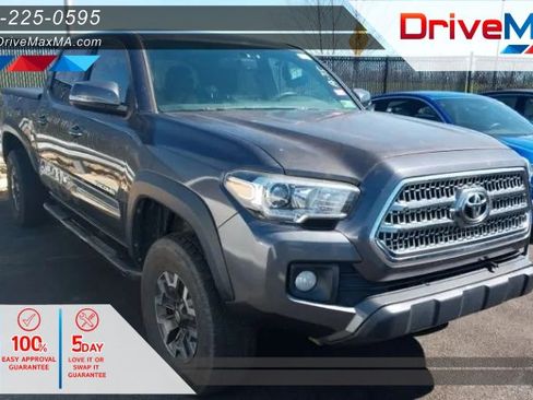 Used 2017 Toyota Tacoma TRD Off-Road w/ Tow Package image 1