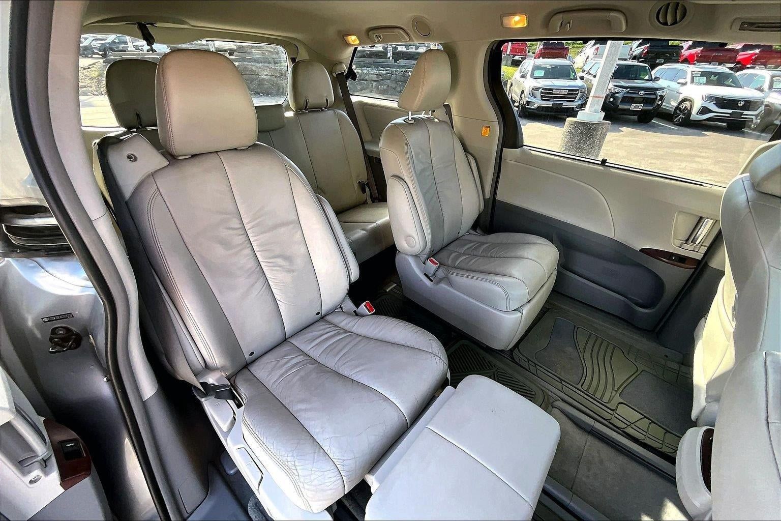 Used 2012 Toyota Sienna XLE w/ Entertainment Pkg AWD/4WD image 21