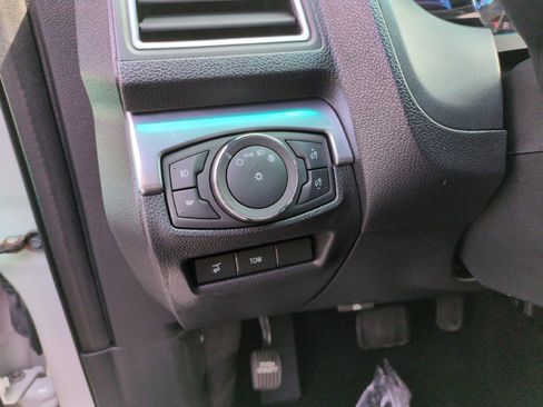 Used 2019 Ford Explorer Limited w/ Class III Trailer Tow Package FWD image 16