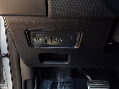 Used 2022 Land Rover Discovery S R-Dynamic image 11