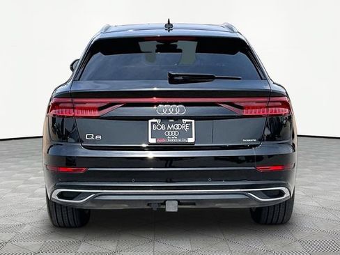Used 2023 Audi Q8 Premium w/ Convenience Package AWD/4WD image 4