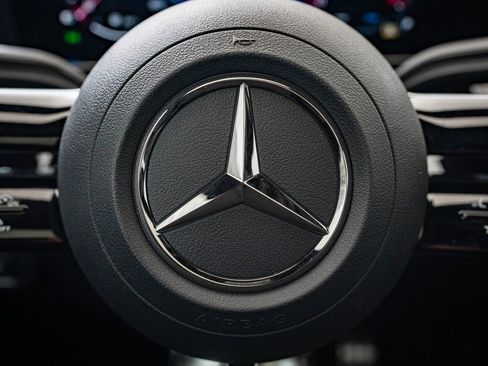 Certified 2025 Mercedes-Benz GLA 250 4MATIC image 27