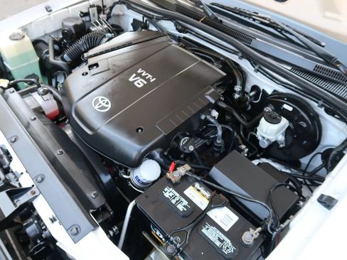 Used 2014 Toyota Tacoma PreRunner w/ TRD Off-Road Package RWD image 32