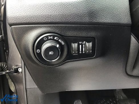 Used 2020 Jeep Compass Latitude w/ Popular Equipment Group image 35