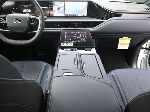 New 2026 INFINITI QX80 4WD image 29