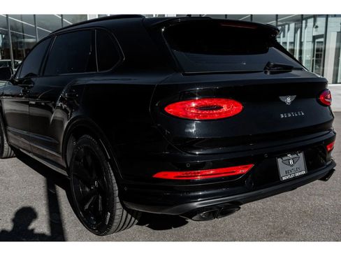 Used 2024 Bentley Bentayga Extended Wheelbase image 8
