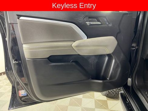 Used 2024 Chevrolet Colorado ZR2 w/ Safety Package image 11