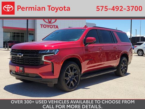 Used 2023 Chevrolet Suburban RST w/ Luxury Package AWD/4WD image 1