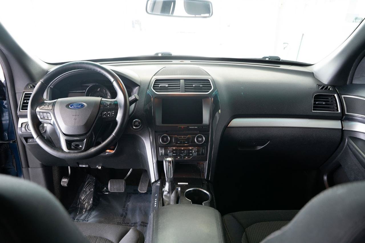 Used 2016 Ford Explorer XLT w/ Equipment Group 201A FWD image 14