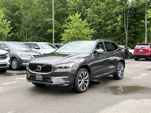 Certified 2022 Volvo XC60 B5 Momentum w/ Climate Package AWD/4WD image 1