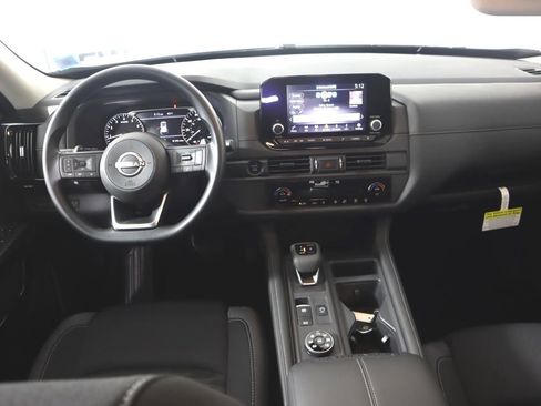 Certified 2025 Nissan Pathfinder S image 25