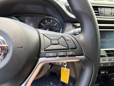 Used 2019 Nissan Rogue S FWD image 19