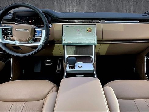 Used 2025 Land Rover Range Rover Long Wheelbase SE image 5