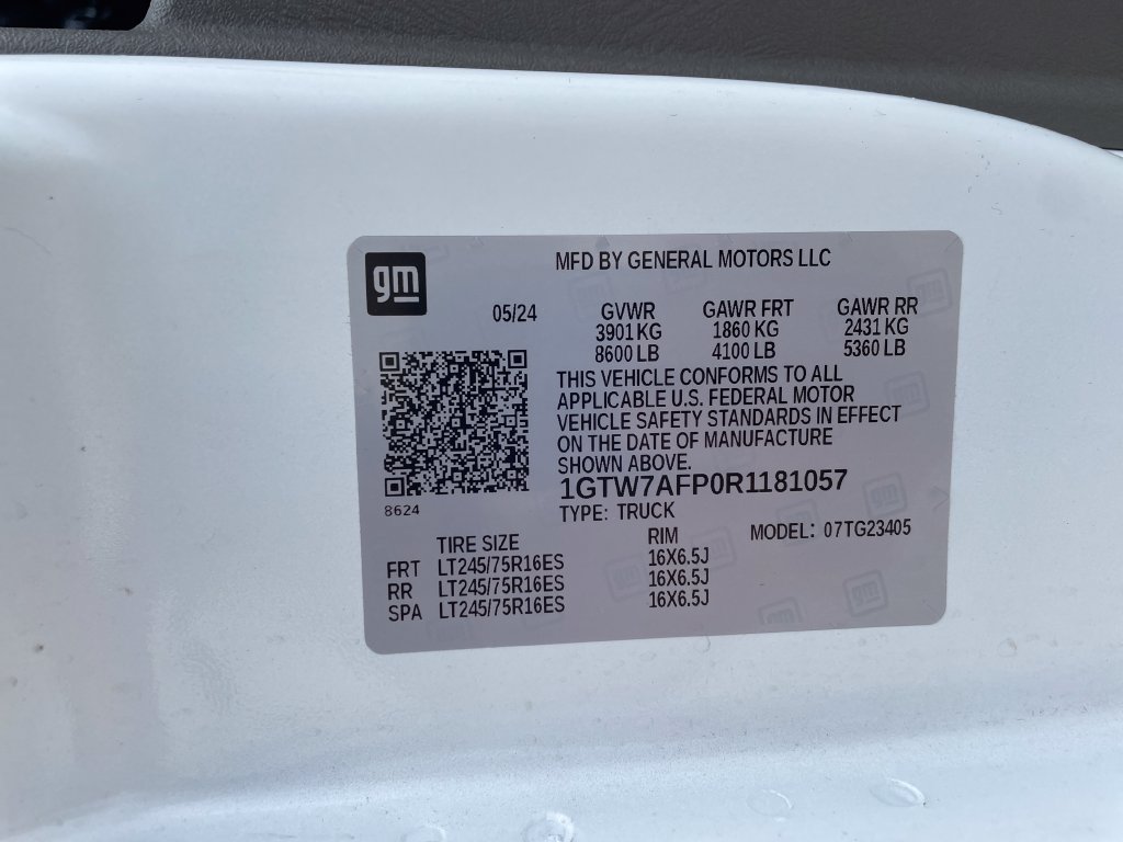 Used 2024 GMC Savana 2500 w/ Driver Convenience Package RWD image 15