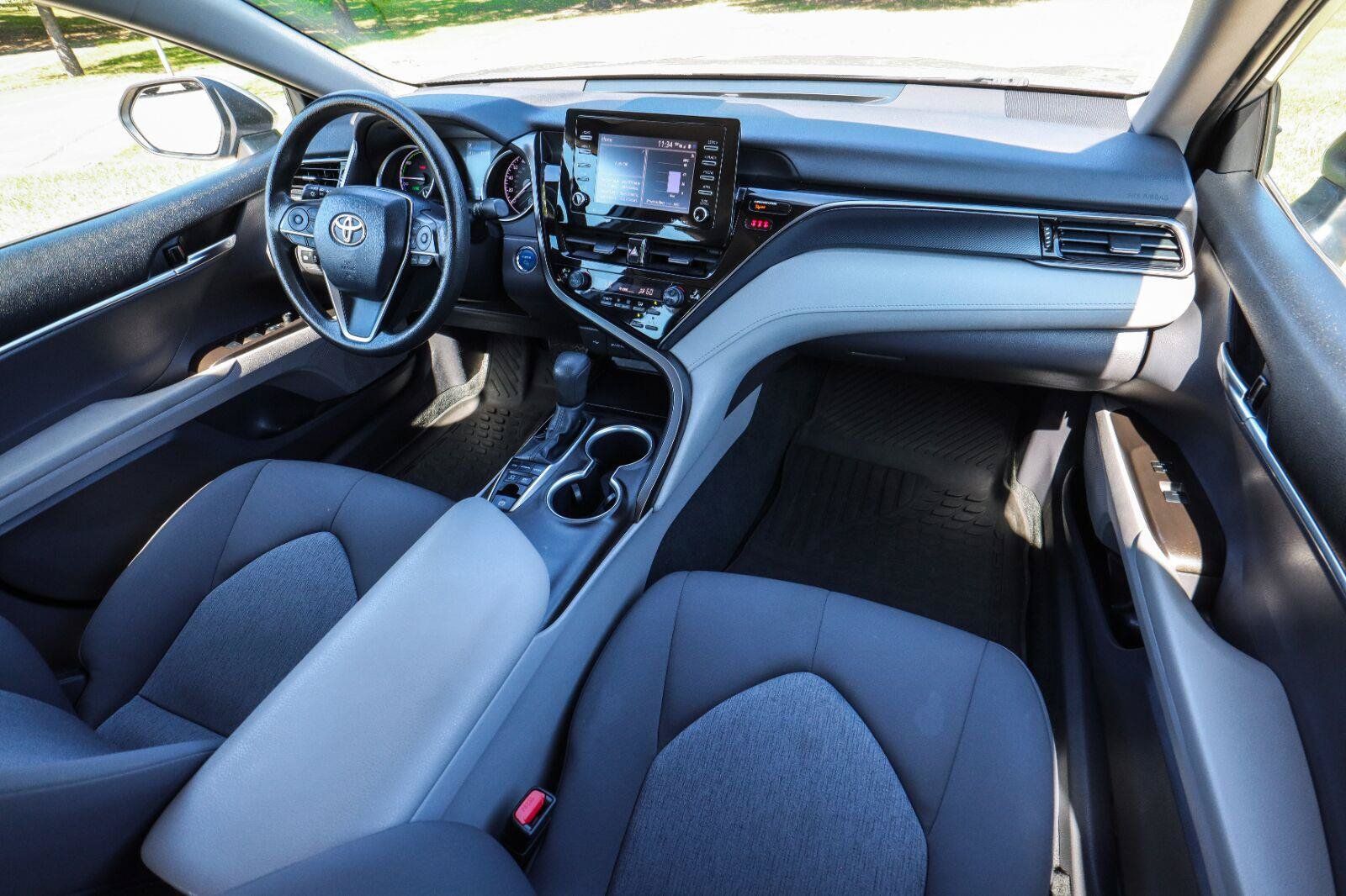 Used 2022 Toyota Camry LE FWD image 29