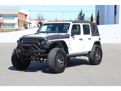 Used 2018 Jeep Wrangler Unlimited Sahara w/ Uconnect 4C Nav & Sound Group