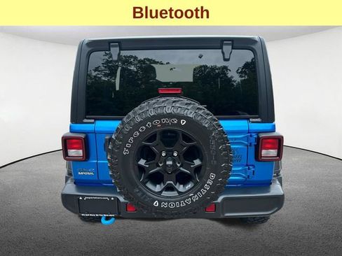 Used 2023 Jeep Wrangler Unlimited w/ Cold Weather Group AWD/4WD image 9