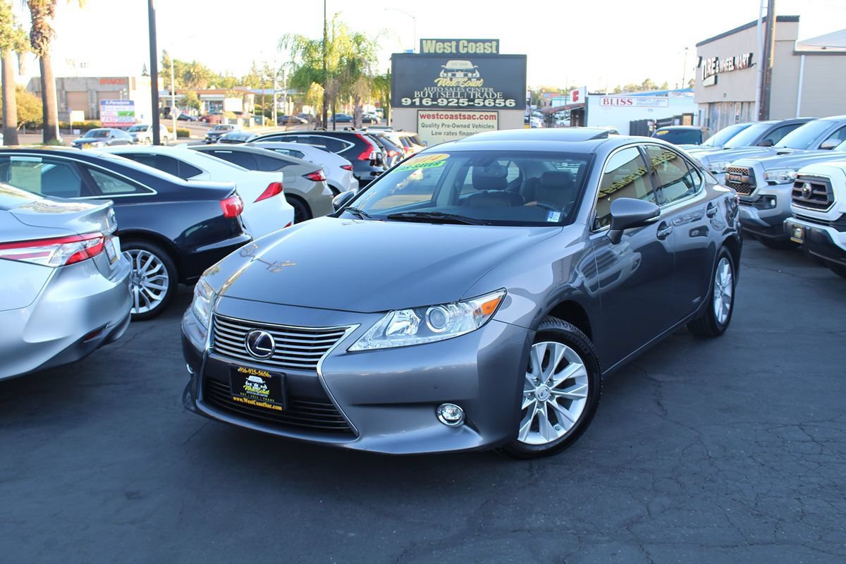 Used 2014 Lexus ES 300h w/ Luxury Package w/Bamboo Trim FWD image 40
