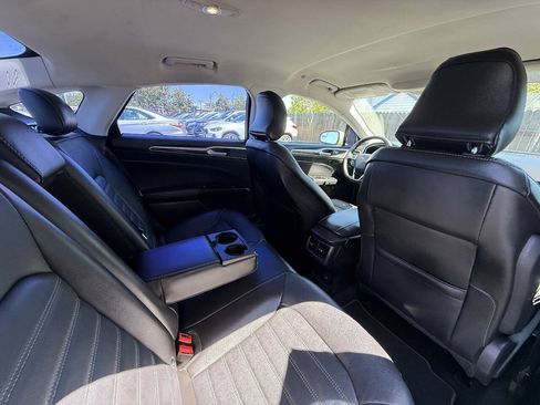 Used 2016 Ford Fusion SE w/ Equipment Group 502A FWD image 17