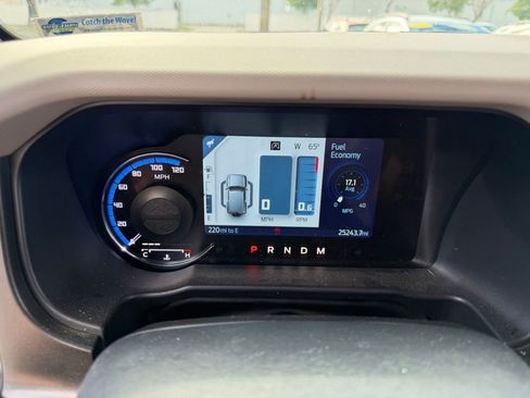 Used 2022 Ford Bronco Wildtrak image 29